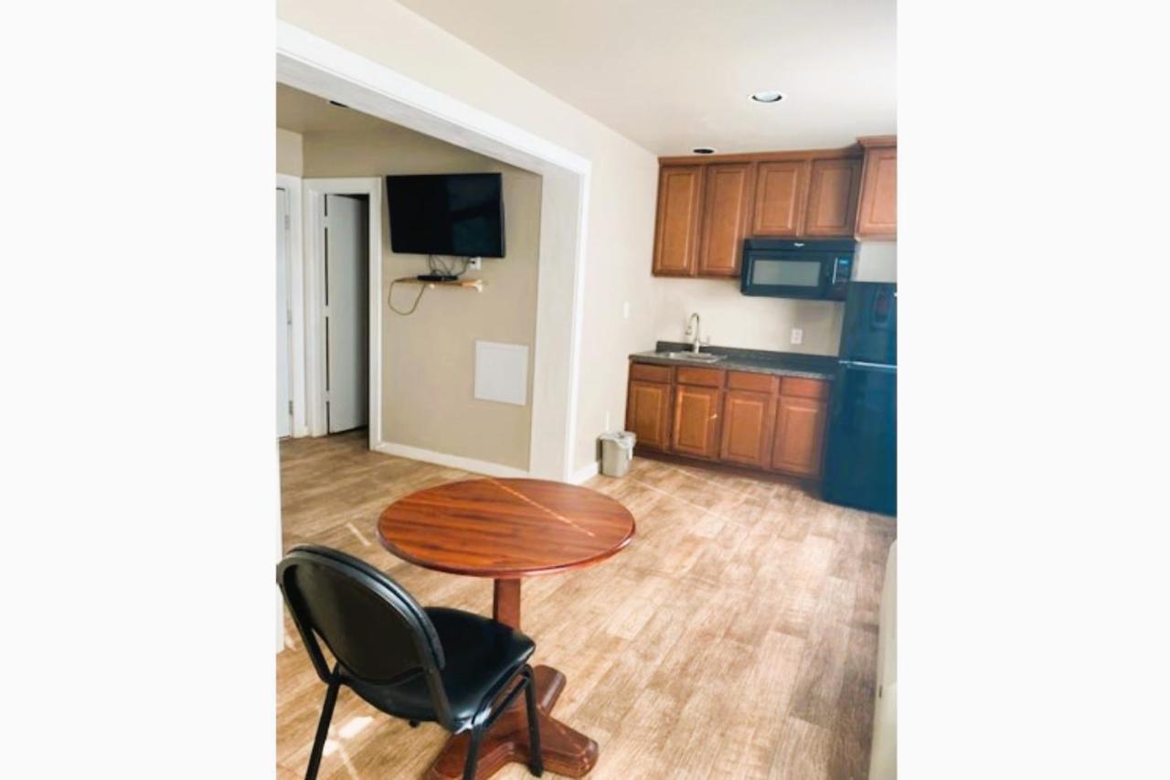 The Resource Inn -Big Lake Tx Екстер'єр фото
